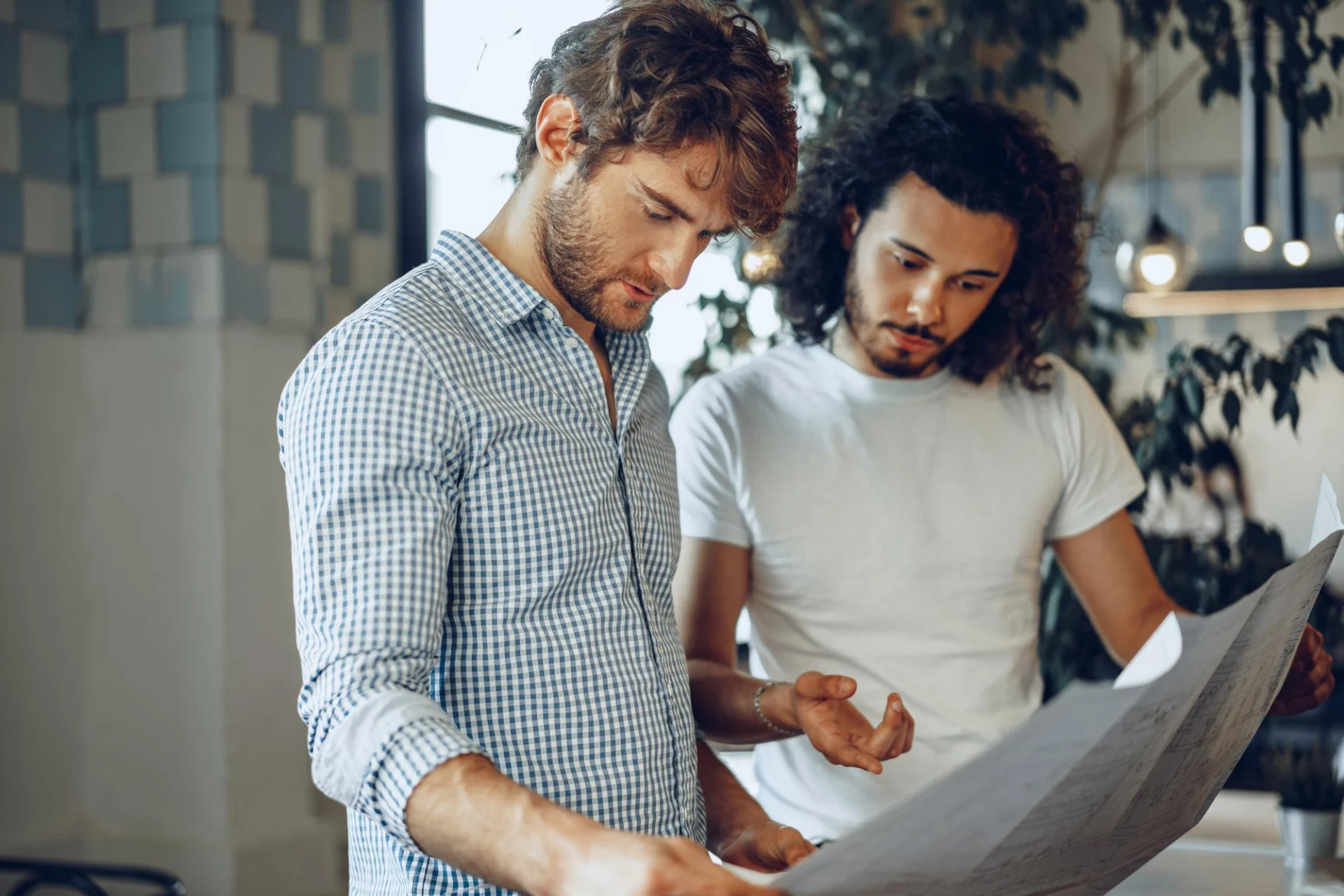 Two independent consultants discussing a project handover